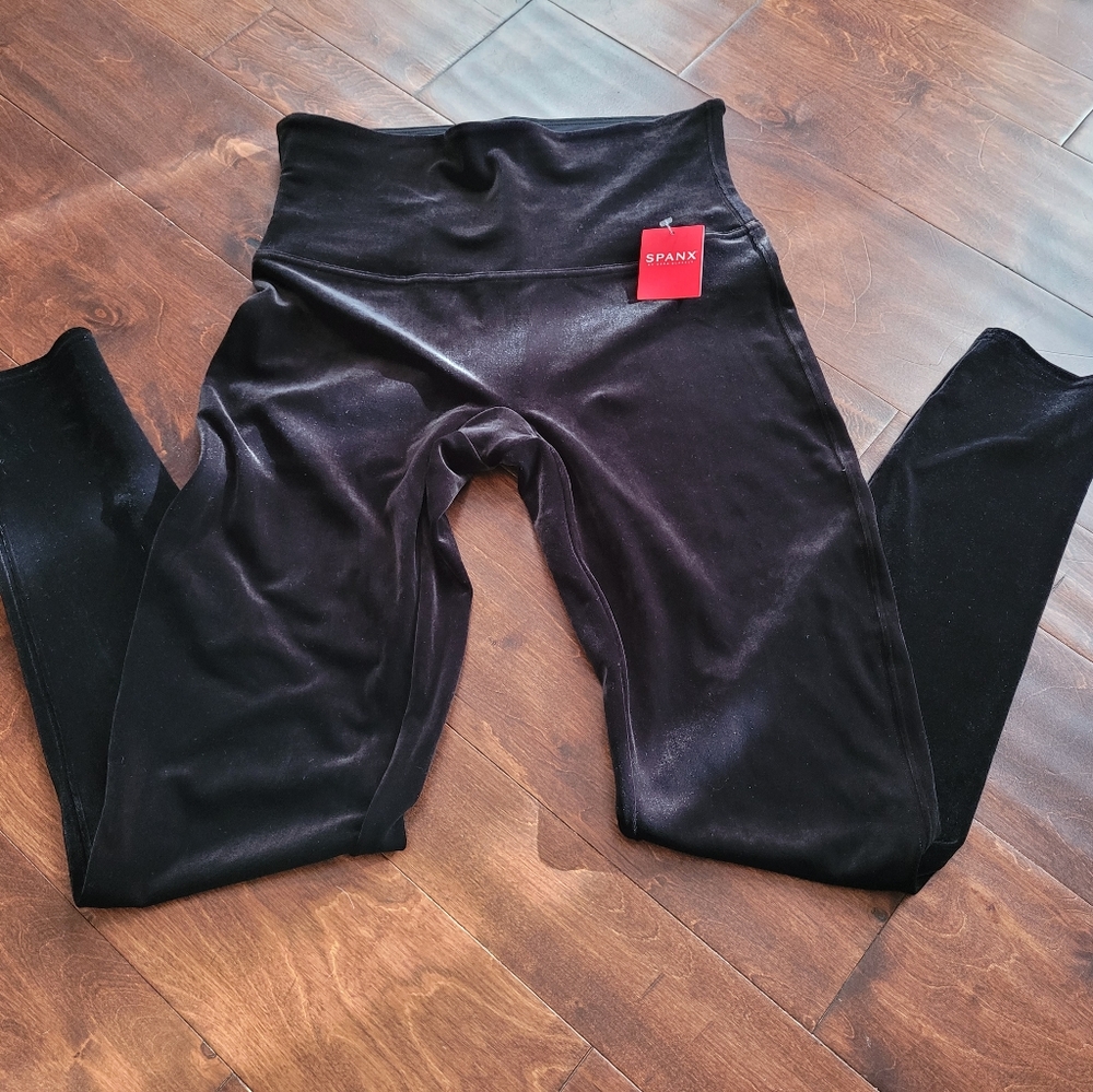 SPANX Black Velvet Legging Size XL